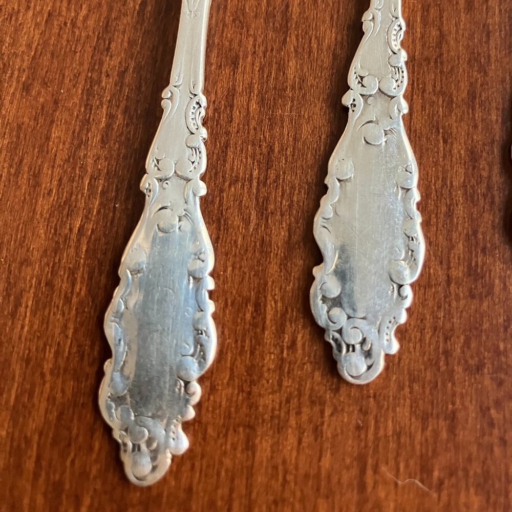 Set of 4 - Gorham Sterling Silver Butter Spreaders In Luxembourg Pattern - Picture 7 of 11